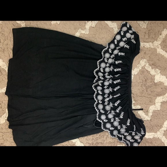 Shirts - Picture 3 of 6